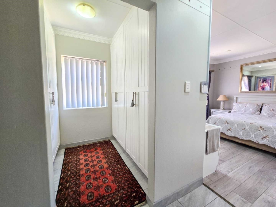 3 Bedroom Property for Sale in Stilbaai Wes Western Cape